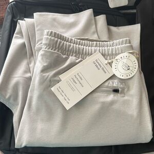 Vuori Sunday Performance Joggers /Jogger  Pants Men’s M Vapor Heather NWT